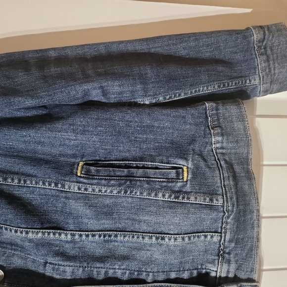 LEVIS WOMENS CUTE JEAN JACKET SIZE M $35 - Picture 4 of 4